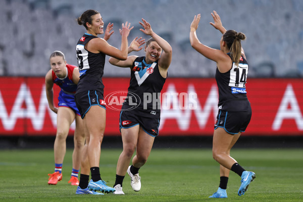 AFLW 2024 Round 02 - Western Bulldogs v Port Adelaide - A-53708346