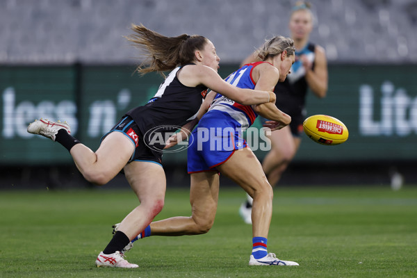AFLW 2024 Round 02 - Western Bulldogs v Port Adelaide - A-53708347