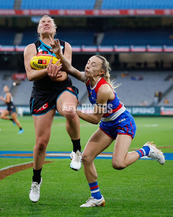 AFLW 2024 Round 02 - Western Bulldogs v Port Adelaide - A-53708351