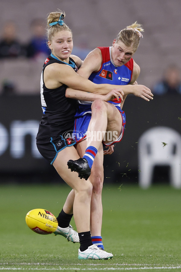 AFLW 2024 Round 02 - Western Bulldogs v Port Adelaide - A-53709476