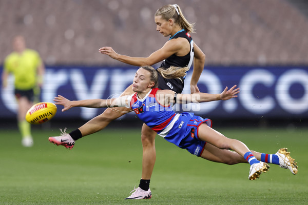 AFLW 2024 Round 02 - Western Bulldogs v Port Adelaide - A-53711707