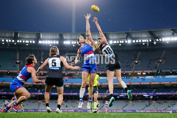 AFLW 2024 Round 02 - Western Bulldogs v Port Adelaide - A-53712664