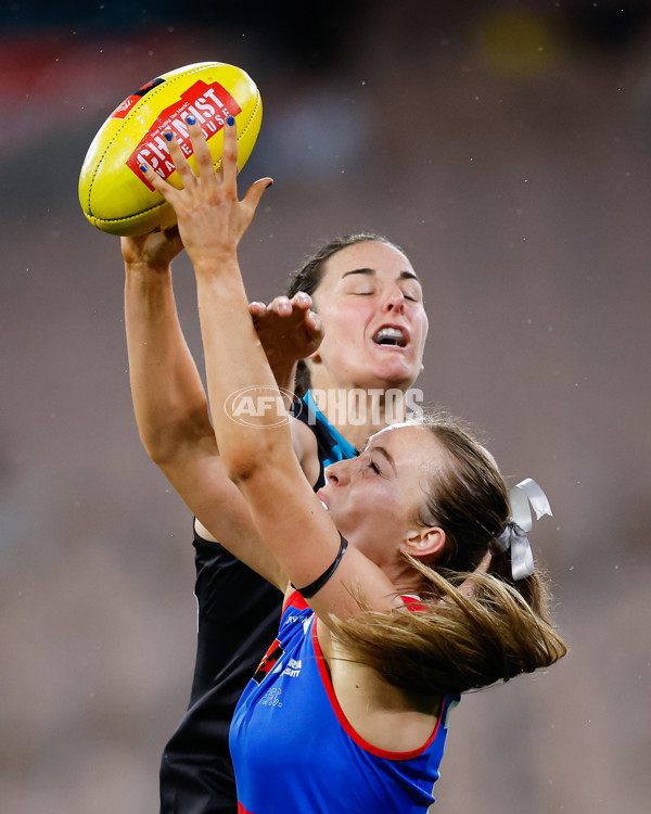 AFLW 2024 Round 02 - Western Bulldogs v Port Adelaide - A-53712706