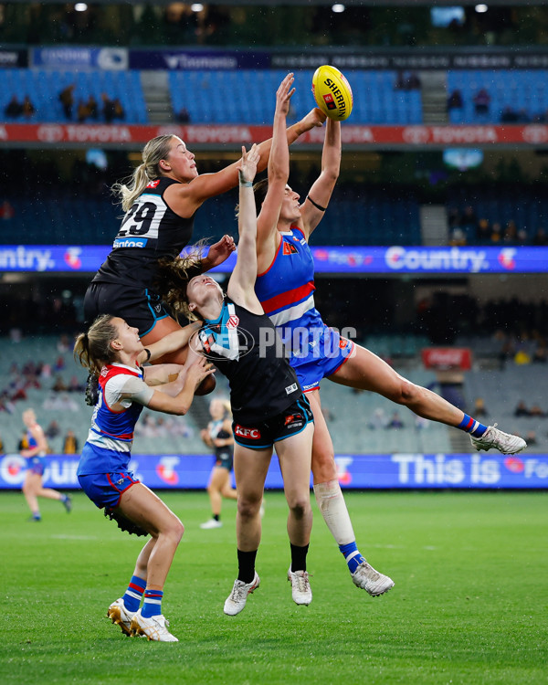 AFLW 2024 Round 02 - Western Bulldogs v Port Adelaide - A-53714554