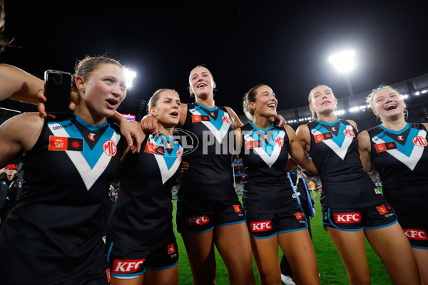 AFLW 2024 Round 02 - Western Bulldogs v Port Adelaide - A-53714602