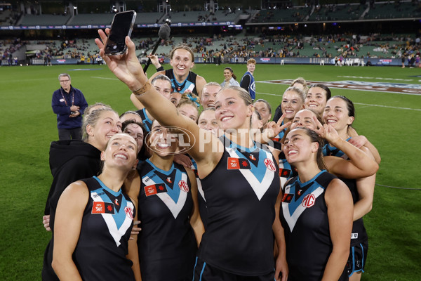 AFLW 2024 Round 02 - Western Bulldogs v Port Adelaide - A-53715363