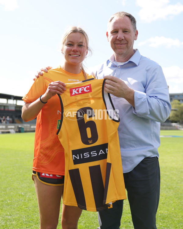 AFLW 2024 Round 02 - Collingwood v Hawthorn - A-53735566