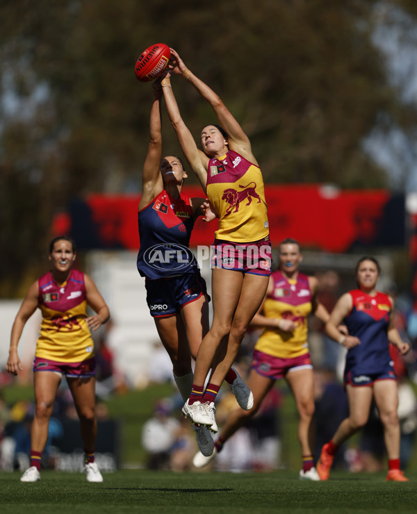 AFLW 2024 Round 02 - Melbourne v Brisbane - A-53739998