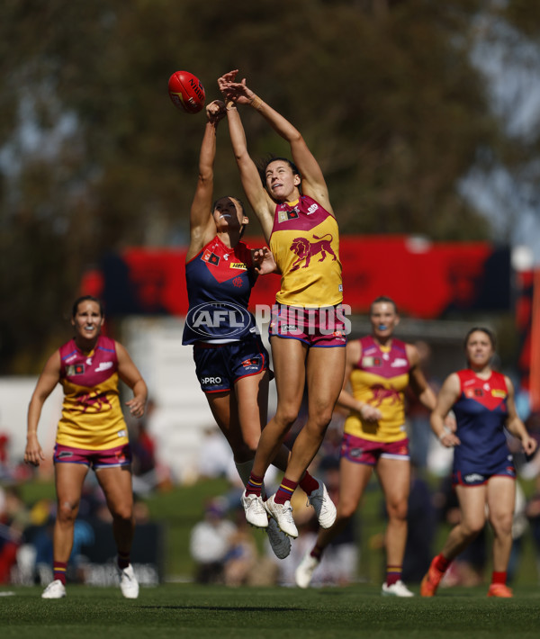 AFLW 2024 Round 02 - Melbourne v Brisbane - A-53739999