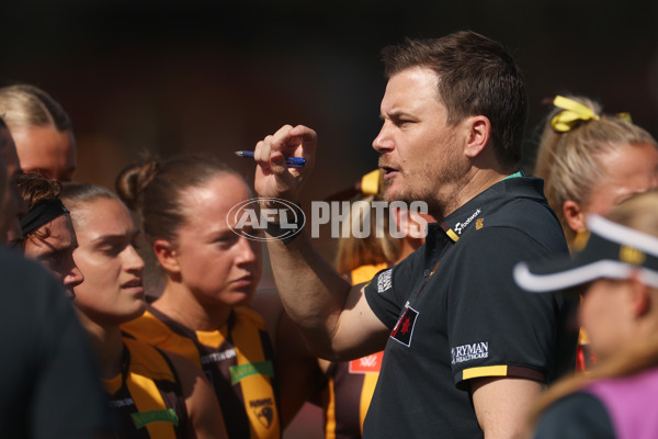 AFLW 2024 Round 02 - Collingwood v Hawthorn - A-53747804