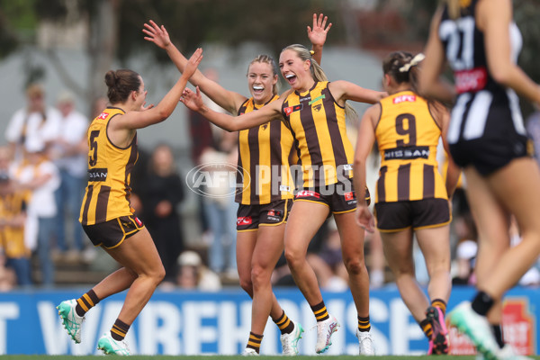 AFLW 2024 Round 02 - Collingwood v Hawthorn - A-53749444