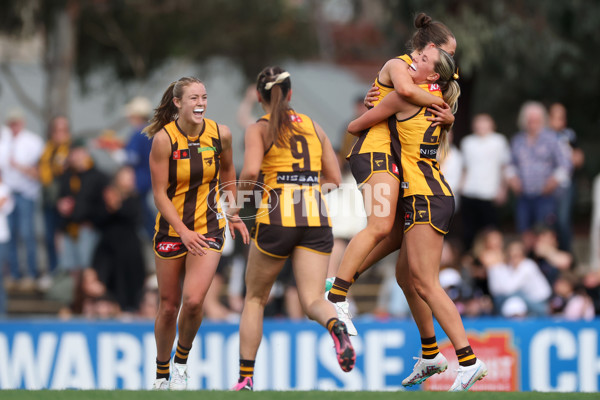 AFLW 2024 Round 02 - Collingwood v Hawthorn - A-53749446