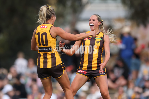 AFLW 2024 Round 02 - Collingwood v Hawthorn - A-53749448