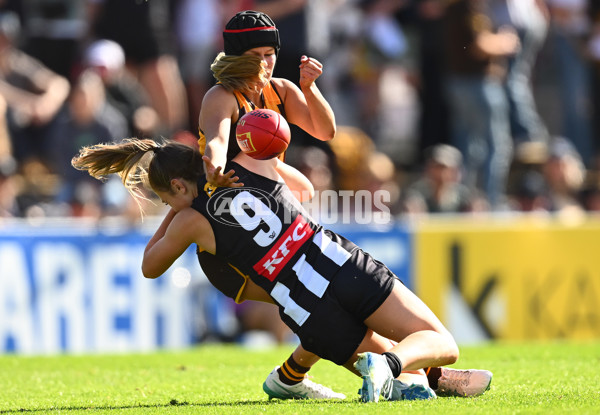 AFLW 2024 Round 02 - Collingwood v Hawthorn - A-53756258