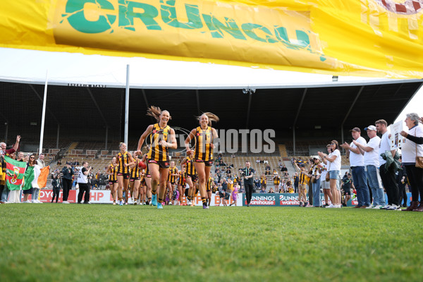 AFLW 2024 Round 02 - Collingwood v Hawthorn - A-53764118