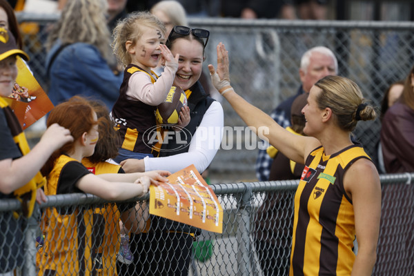 AFLW 2024 Round 02 - Collingwood v Hawthorn - A-53764162