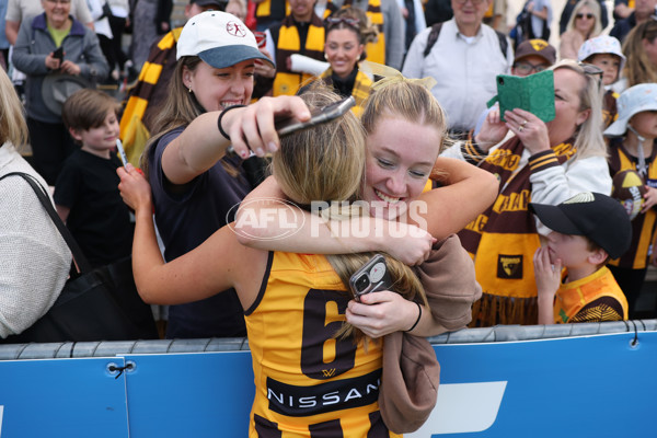 AFLW 2024 Round 02 - Collingwood v Hawthorn - A-53764163