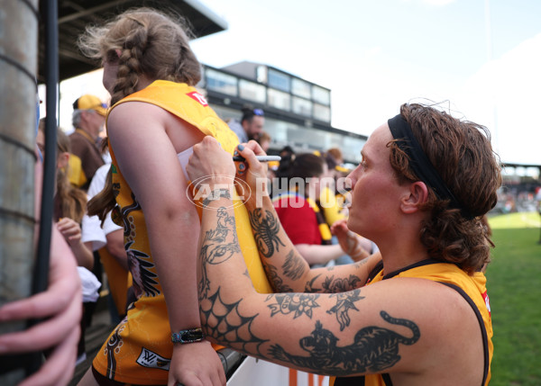 AFLW 2024 Round 02 - Collingwood v Hawthorn - A-53764168