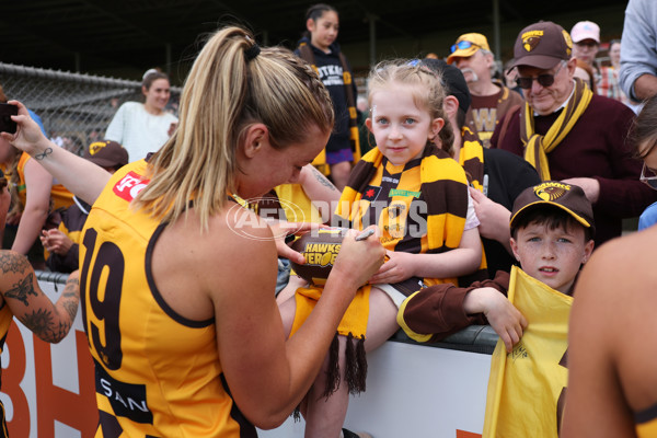 AFLW 2024 Round 02 - Collingwood v Hawthorn - A-53764171