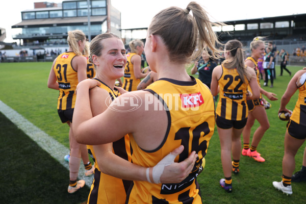 AFLW 2024 Round 02 - Collingwood v Hawthorn - A-53765033