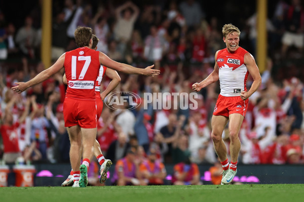 AFL 2024 First Qualifying Final - Sydney v GWS - A-53769733