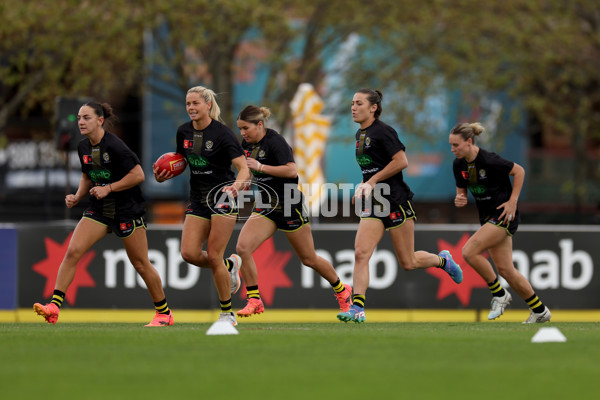 AFLW 2024 Round 02 - Richmond v GWS - A-53790296