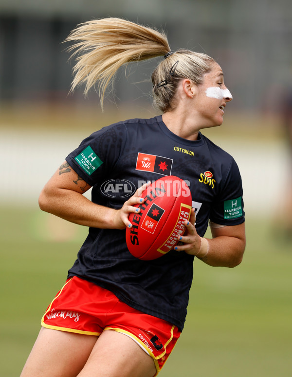 AFLW 2024 Round 02 - Gold Coast v Carlton - A-53790310