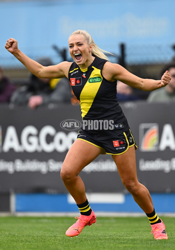 AFLW 2024 Round 02 - Richmond v GWS - A-53792328