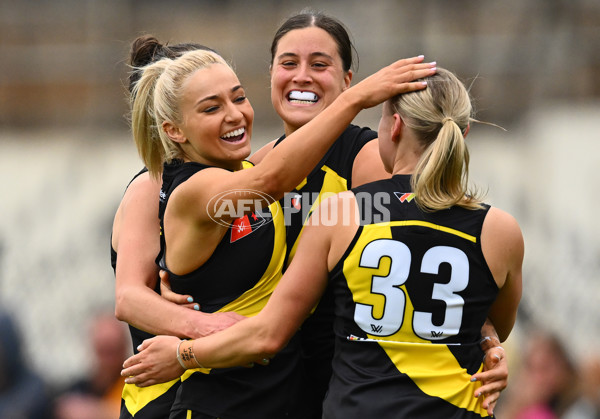 AFLW 2024 Round 02 - Richmond v GWS - A-53793013