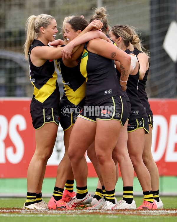 AFLW 2024 Round 02 - Richmond v GWS - A-53794950