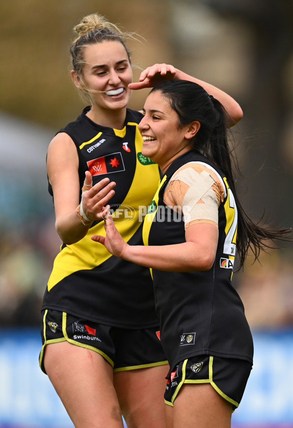 AFLW 2024 Round 02 - Richmond v GWS - A-53797966