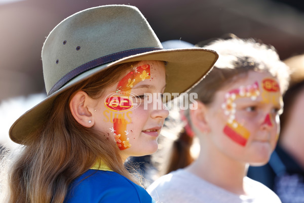 AFLW 2024 Round 02 - Gold Coast v Carlton - A-53800377