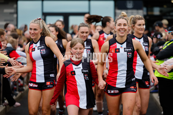 AFLW 2024 Round 02 - St Kilda v Sydney - A-53800448
