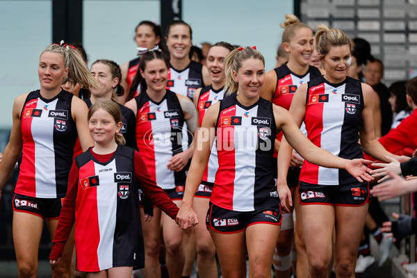 AFLW 2024 Round 02 - St Kilda v Sydney - A-53800726