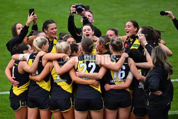 AFLW 2024 Round 02 - Richmond v GWS - A-53802930