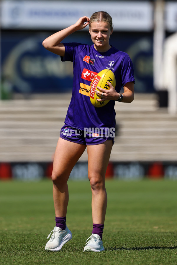 AFLW 2024 Round 02 - Fremantle v Adelaide - A-53803377