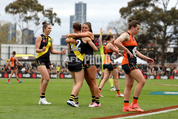 AFLW 2024 Round 02 - Richmond v GWS - A-53805644