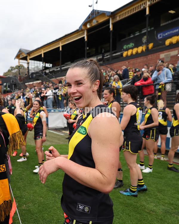 AFLW 2024 Round 02 - Richmond v GWS - A-53805669