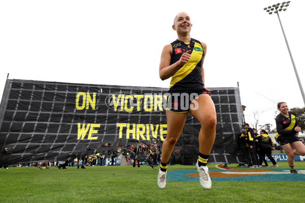 AFLW 2024 Round 02 - Richmond v GWS - A-53805676