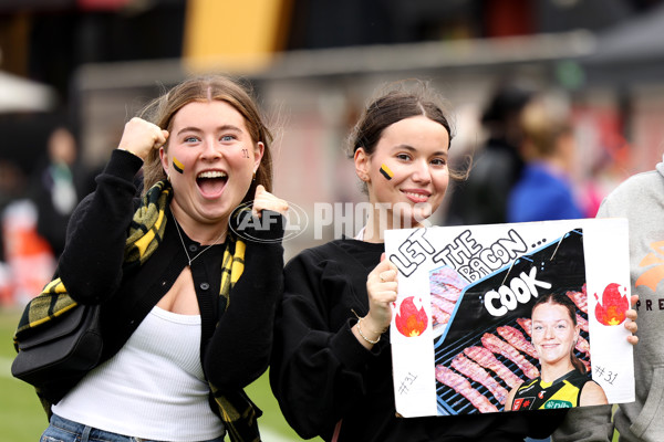 AFLW 2024 Round 02 - Richmond v GWS - A-53805686