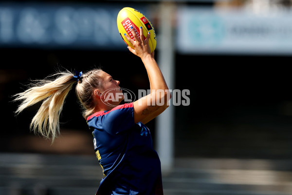 AFLW 2024 Round 02 - Fremantle v Adelaide - A-53805712