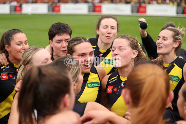 AFLW 2024 Round 02 - Richmond v GWS - A-53806158