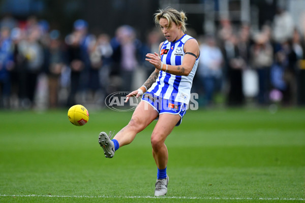 AFLW 2024 Round 02 - North Melbourne v Geelong - A-53806159