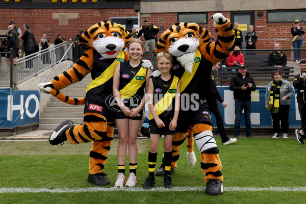 AFLW 2024 Round 02 - Richmond v GWS - A-53806175