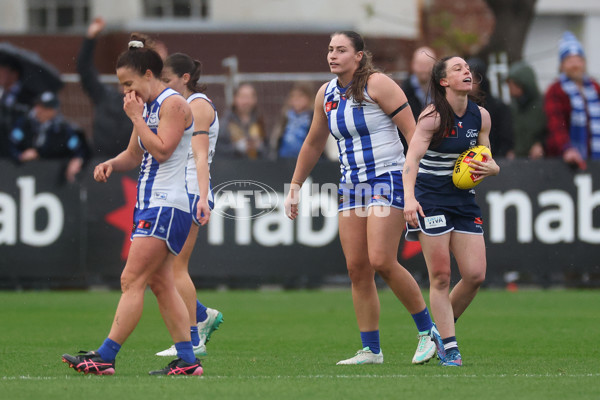 AFLW 2024 Round 02 - North Melbourne v Geelong - A-53809029