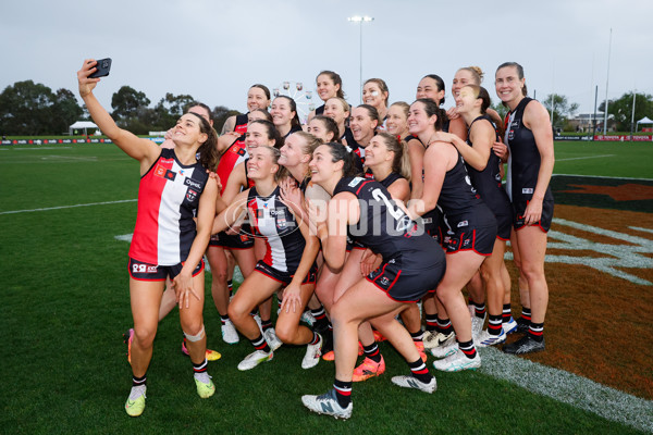 AFLW 2024 Round 02 - St Kilda v Sydney - A-53810950