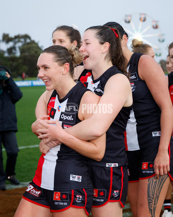 AFLW 2024 Round 02 - St Kilda v Sydney - A-53810952