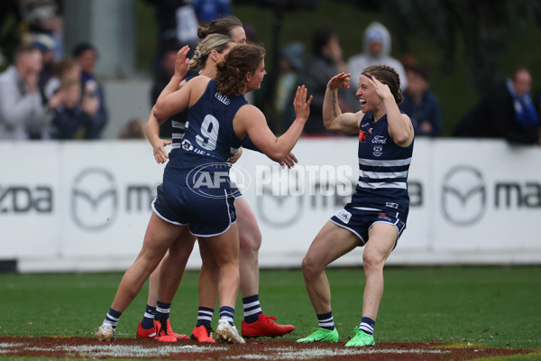 AFLW 2024 Round 02 - North Melbourne v Geelong - A-53811594