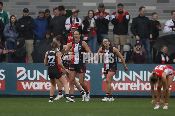 AFLW 2024 Round 02 - St Kilda v Sydney - A-53813659