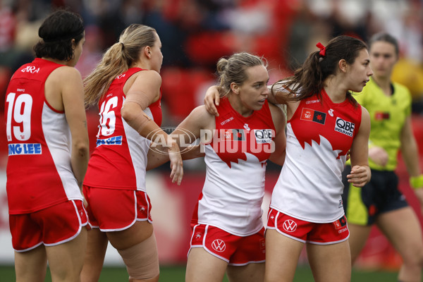 AFLW 2024 Round 02 - St Kilda v Sydney - A-53813672
